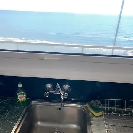 Room, 50m To The Finikoudes Larnaca