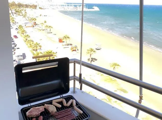 Room, 50m To The Finikoudes ラルナカ